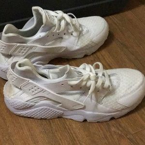 White Nike huaraches size 11 men’s